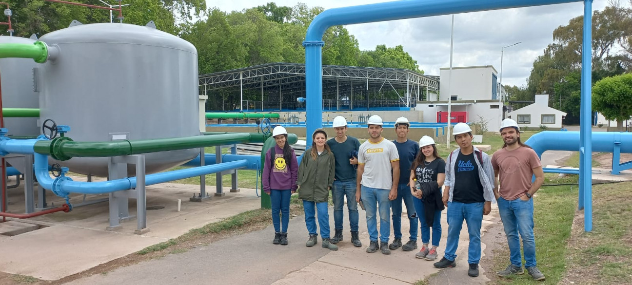 imagen Estudiantes de Civil realizaron visita técnica al Establecimiento Potabilizador Benegas