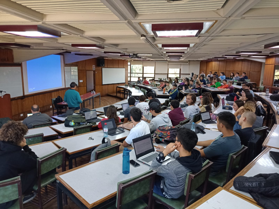 imagen Docente invitado brindó clase sobre Realidad Virtual y Realidad Extendida