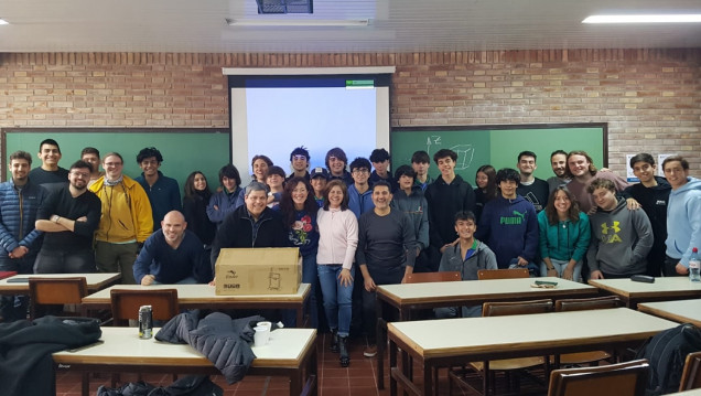 imagen Estudiantes de la Escuela Italiana visitaron la Facultad