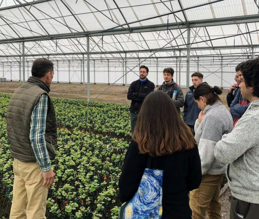 imagen Estudiantes de Ingeniería Industrial y Mecatrónica realizaron visita técnica al vivero Mercier