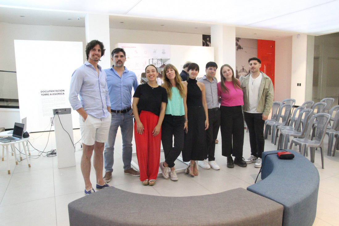 imagen Docentes y estudiantes participan de actividades para poner en valor la Feria de América