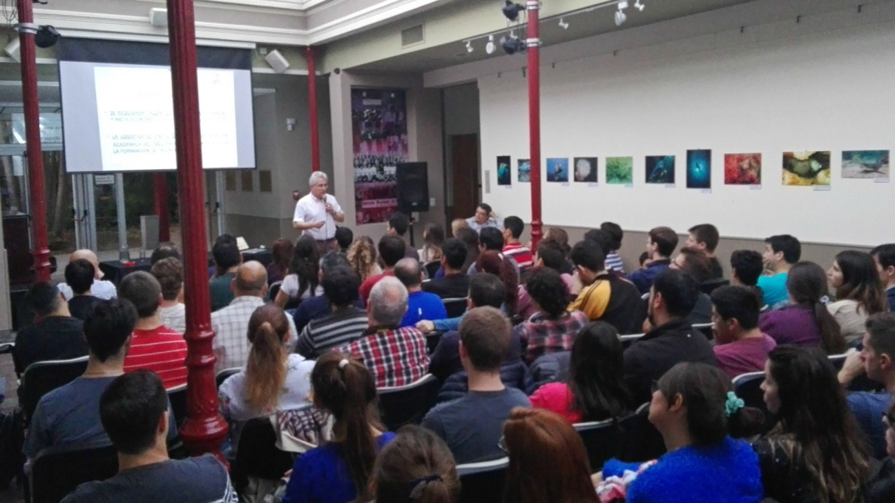 imagen Docentes de la Facultad disertaron en Jornada de Logística en Buenos Aires