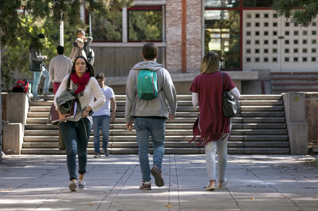 imagen Convocatoria de becas para estudiantes avanzados de Ingeniería Civil