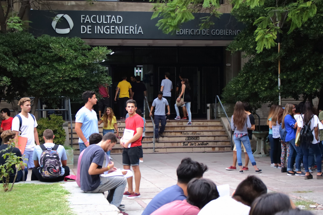 imagen Acto de Colocación de la Piedra Fundamental del edificio de Arquitectura y Mecatrónica