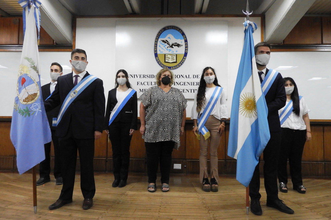 imagen Se realizó el cambio de atributos de la Bandera Nacional y Provincial 