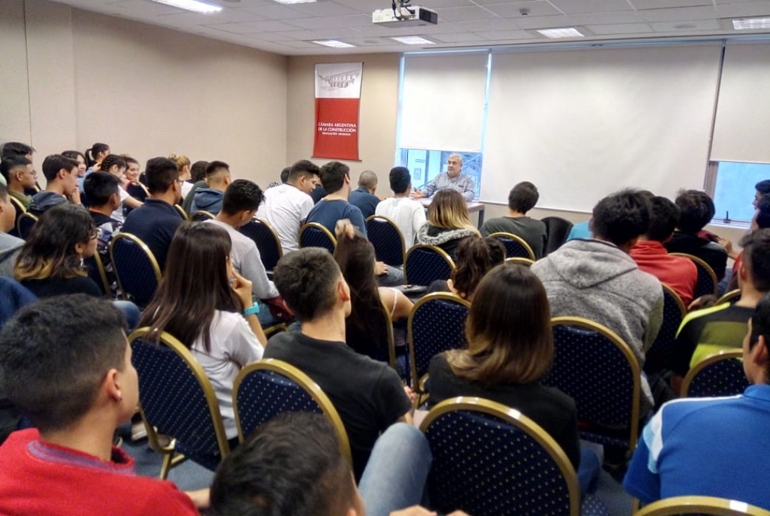 imagen La Facultad realiza actividades conjuntas con la Cámara Argentina de la Construcción