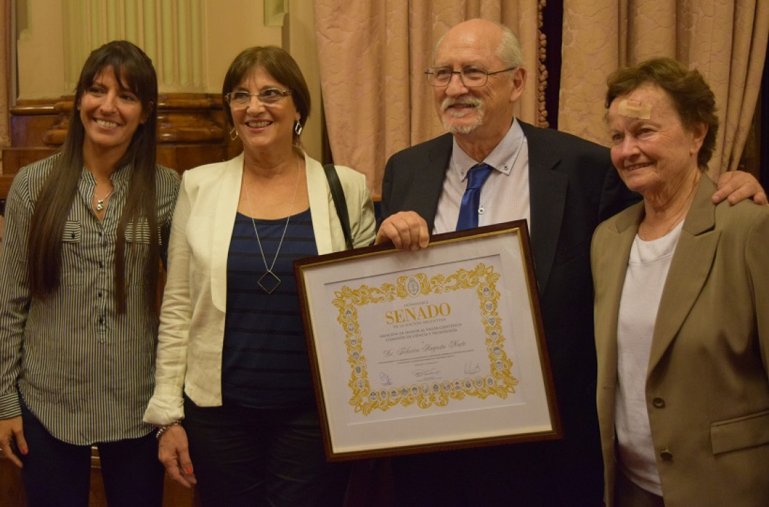 imagen Profesor de la Facultad de Ingeniería recibió distinción del Senado de la Nación