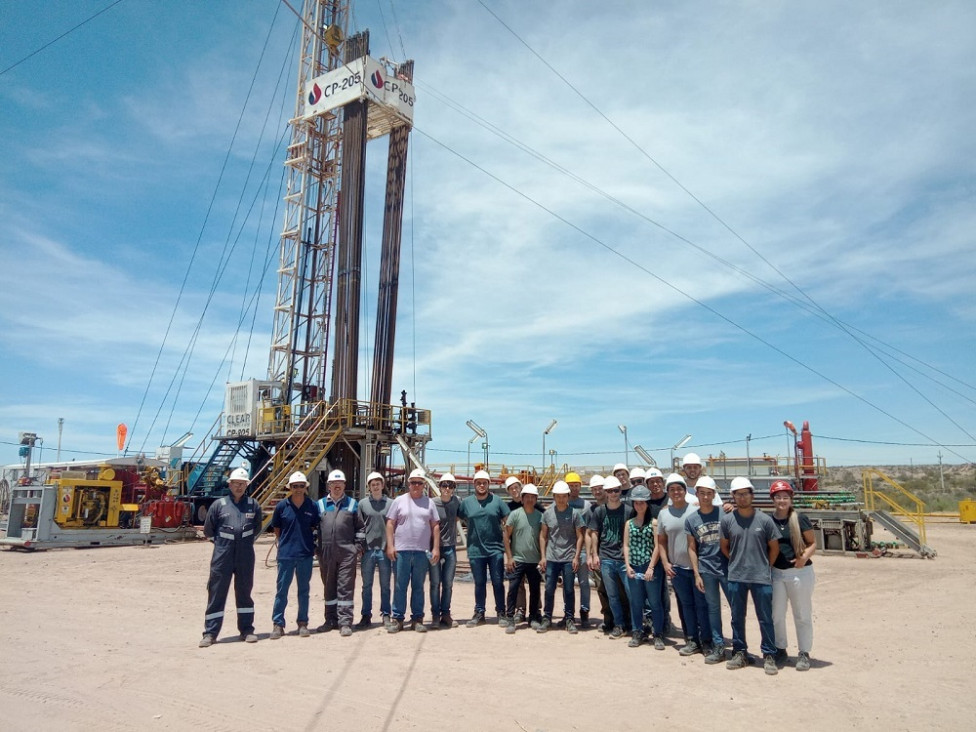 imagen Estudiantes visitaron el yacimiento Barrancas YPF