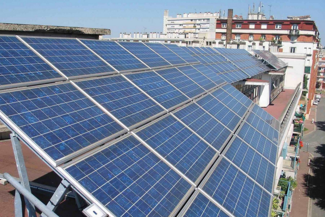 imagen Egresados presentaron innovadora tecnología que utiliza energía solar