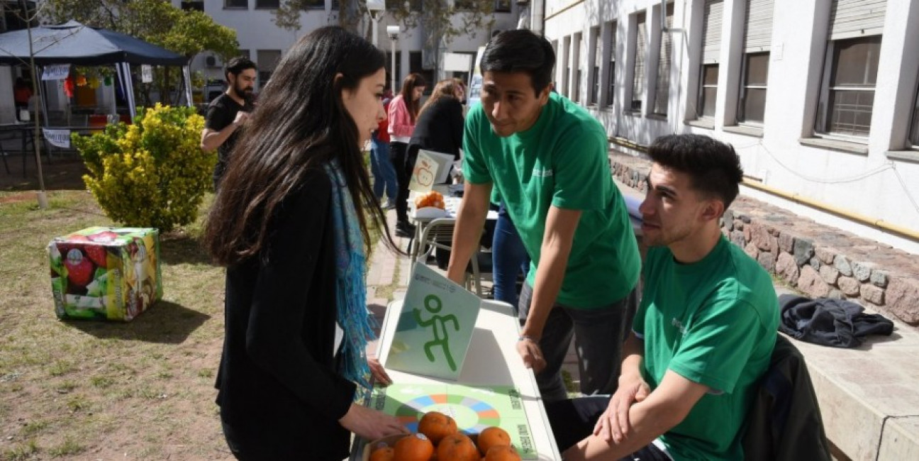 imagen "Ponete en movimiento" en la Facultad de Ingeniería 