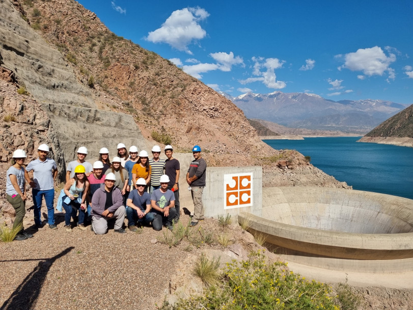 imagen Estudiantes realizaron visita técnica a la Presa Potrerillos y la Central Hidroeléctrica Cacheuta
