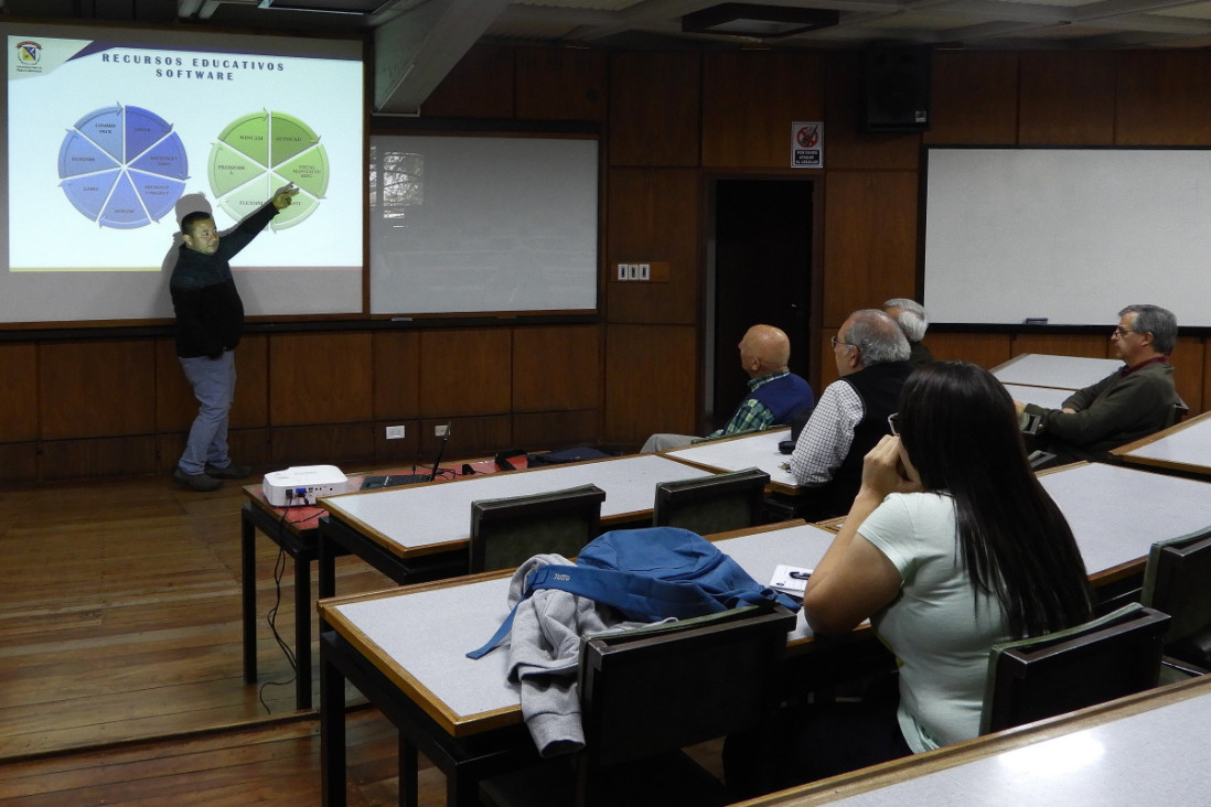 imagen Profesor colombiano presentó la carrera de Ingeniería Industrial de la Universidad Militar Nueva Granada de Bogotá