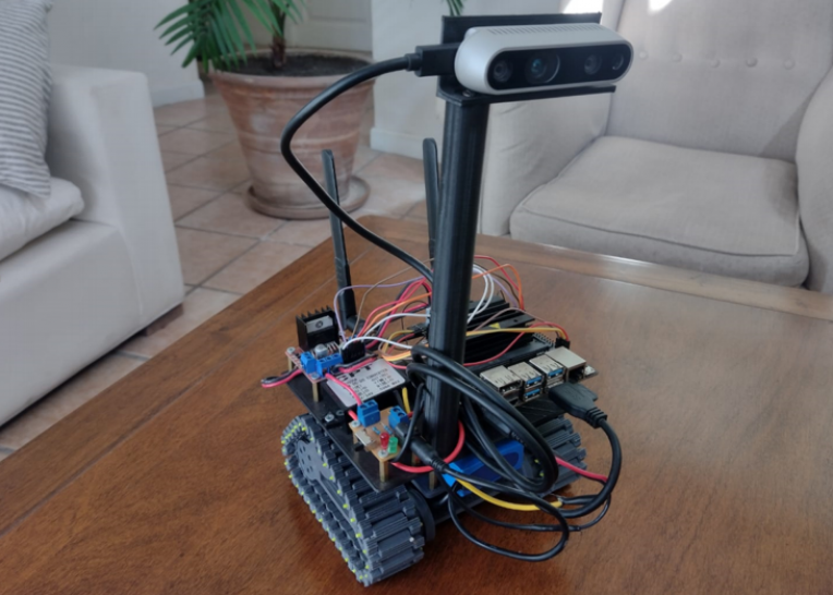 imagen Estudiante desarrolló plataforma robótica móvil para interiores como proyecto final de Mecatrónica