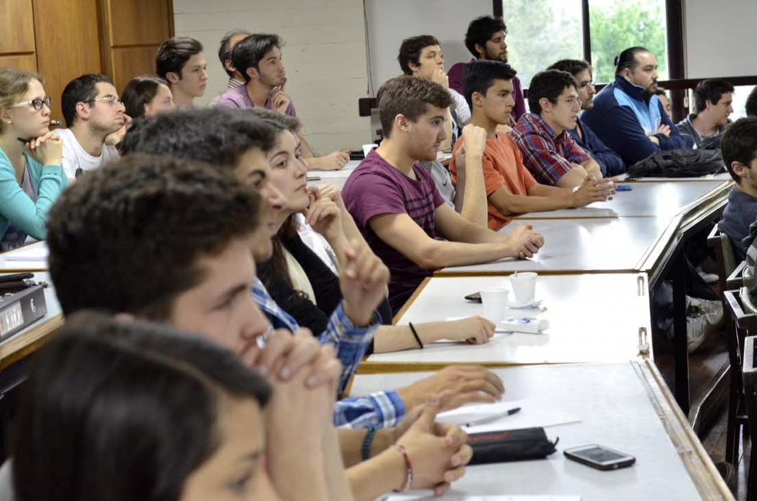 imagen Convocatoria de estudiantes de Industrial para desempeñarse como Tutores Pares