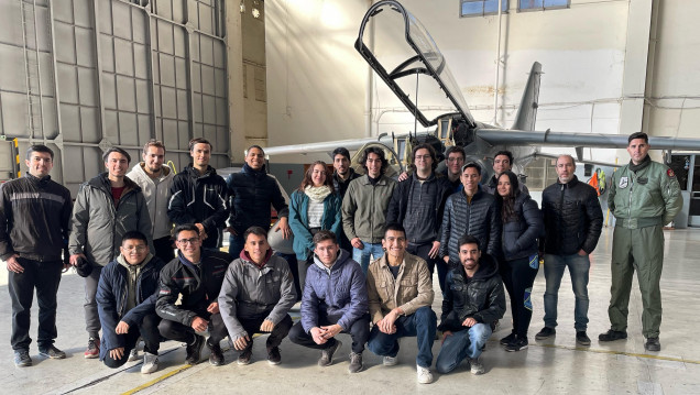 imagen Estudiantes de Mecatrónica visitaron la IV Brigada Aérea