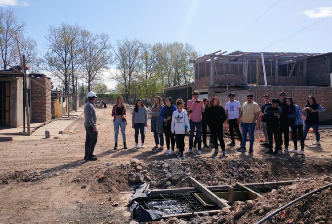 imagen Estudiantes de Arquitectura realizaron prácticas en barrios de Guaymallén y Luján