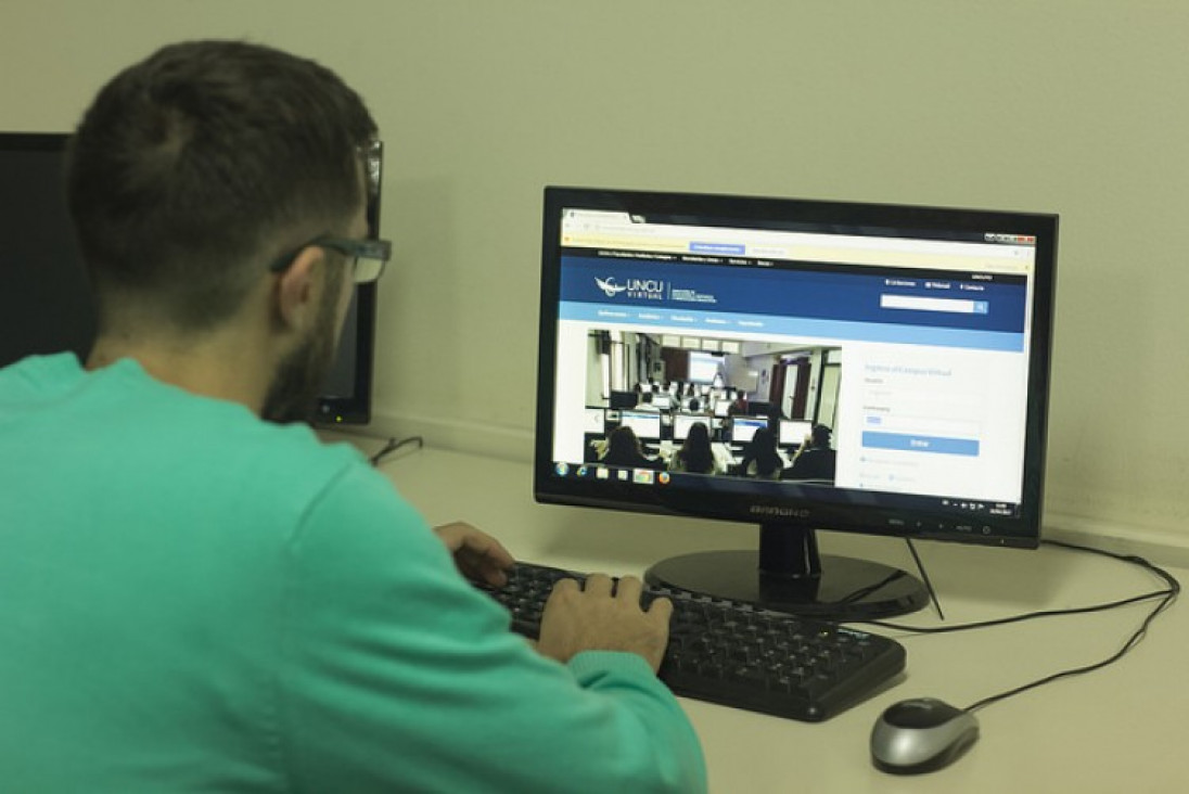 imagen Acto de apertura del primer curso a distancia de la Facultad de Ingeniería