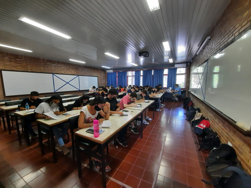 imagen Más de mil aspirantes a ingresar a la Facultad rindieron su primer examen