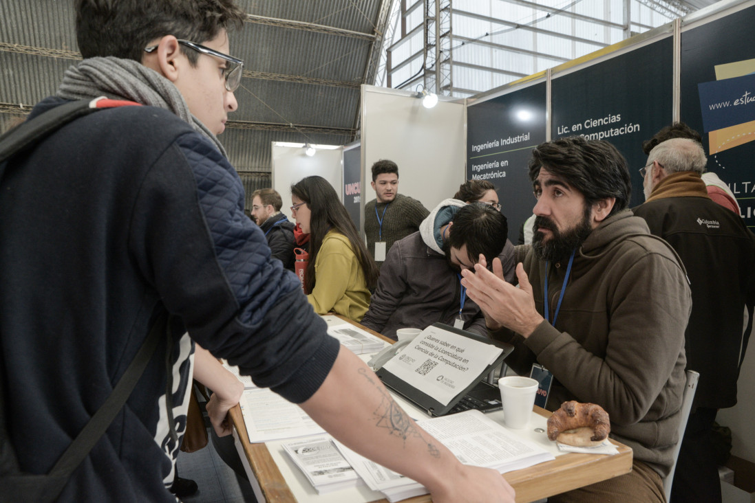 imagen La Facultad de Ingeniería presenta su oferta académica en la Expo Educativa